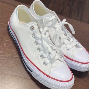 White CONVERSE FOR SELL‼️‼️‼️